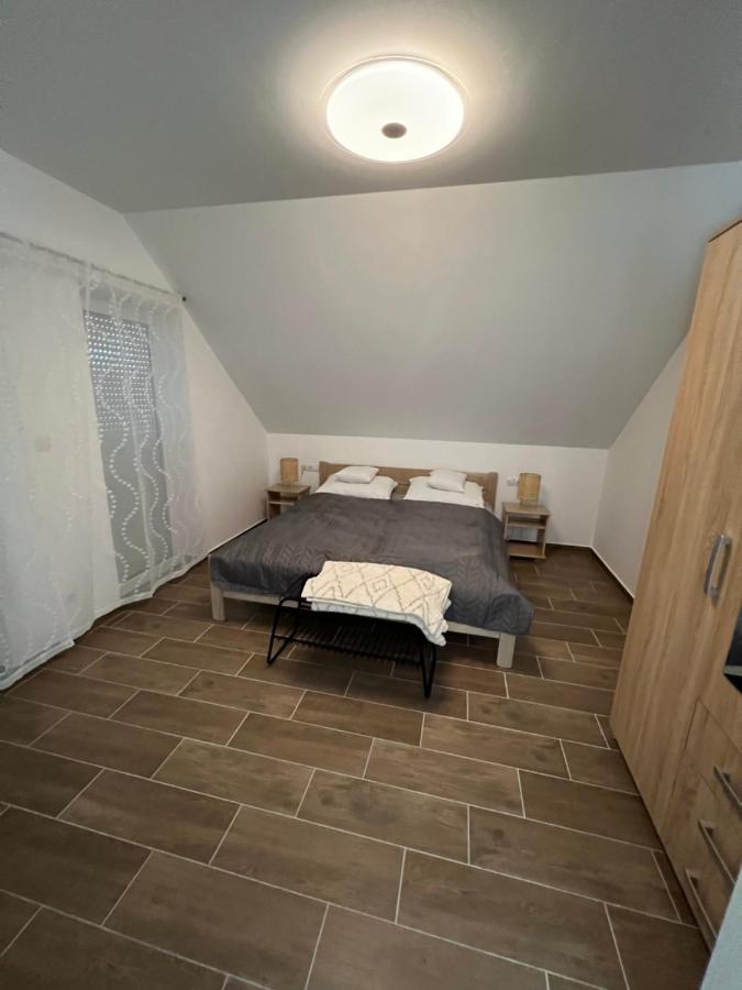 Janhaz Apartman Revfueloep Exterior foto