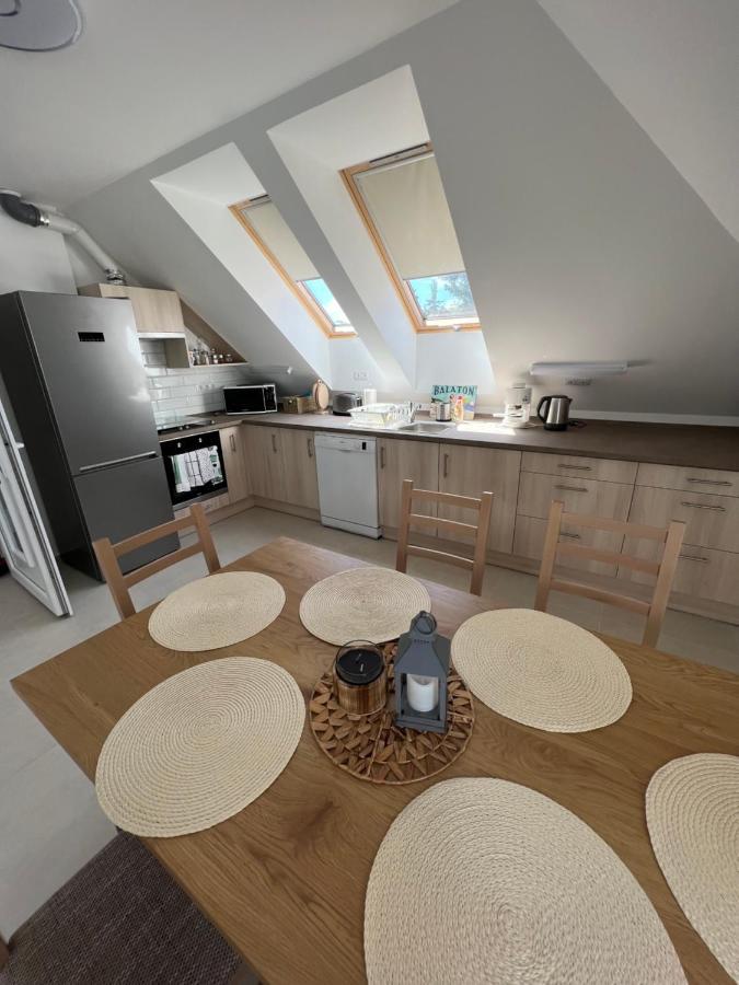 Janhaz Apartman Revfueloep Exterior foto